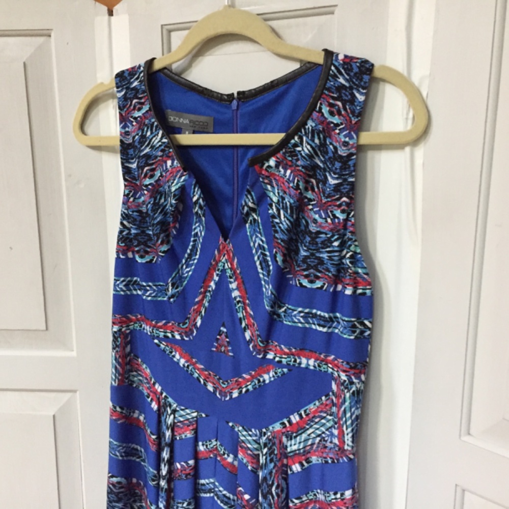 Donna Ricco Sleeveless Blue and Red Tribal Patterned Dress - Picture 7 of 15